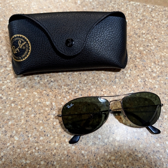 Ray-Ban Gunmetal Aviator Sunglasses And Case - Picture 1 of 7